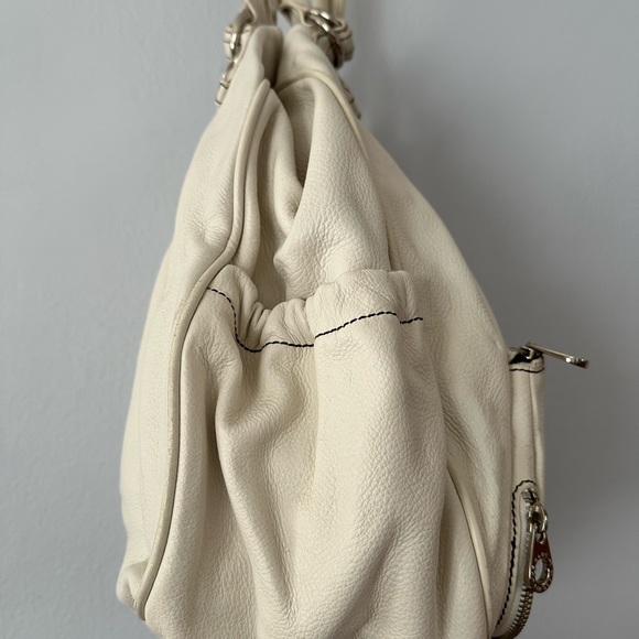 EUC Marc by Marc Jacobs white leather shoulder bag - Picture 3 of 4